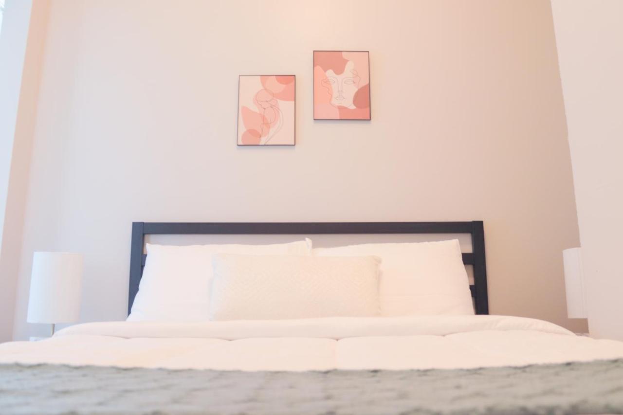 Sleepover Premier Downtown Apartment