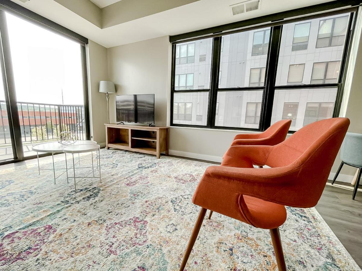 Sleepover Premier Downtown Apartment *