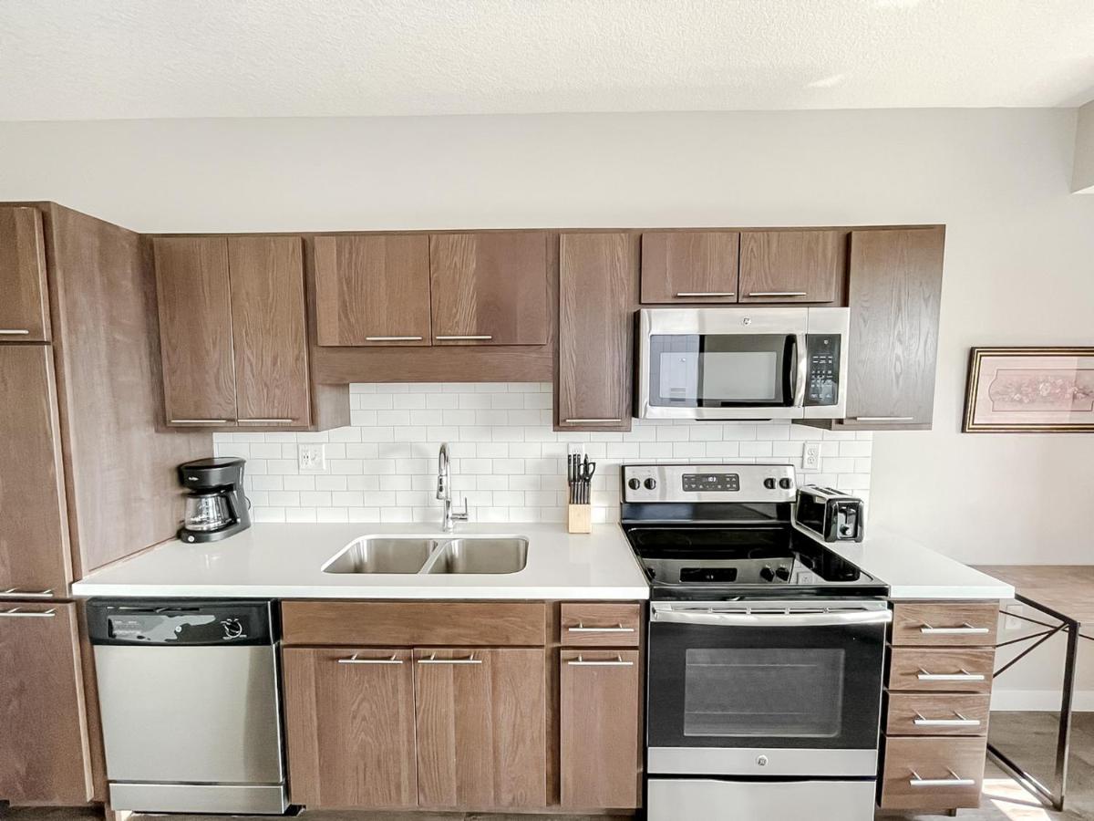 Sleepover Premier Downtown Apartment